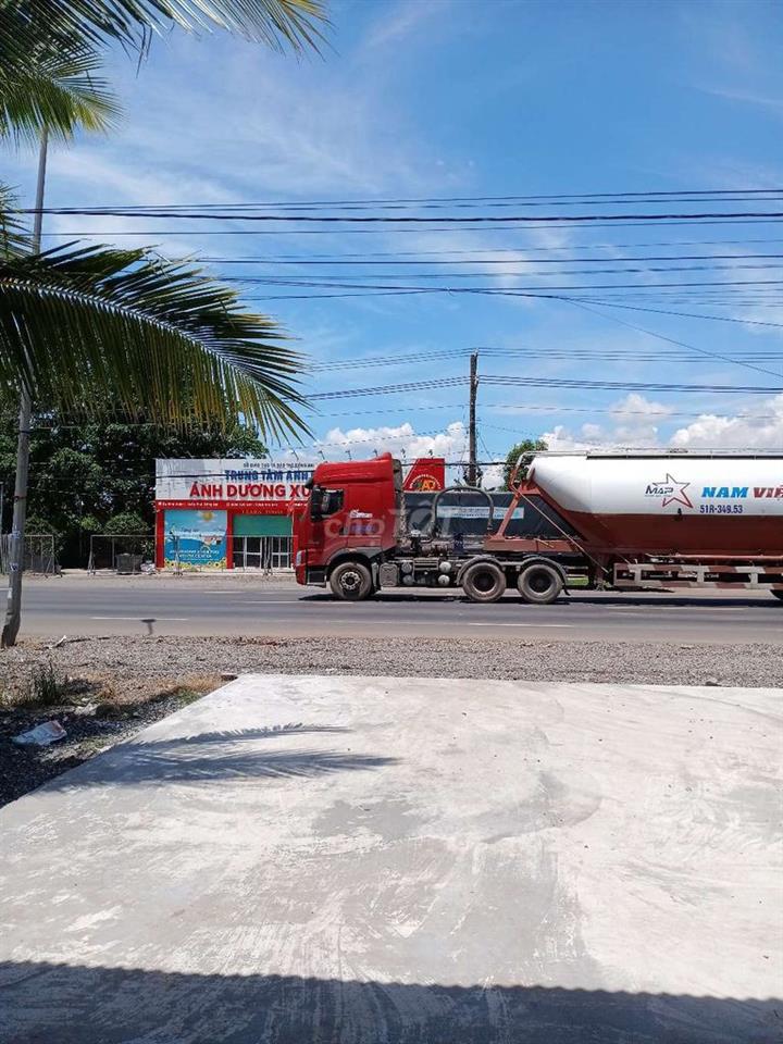 nhà.mặt bằng kính doanh