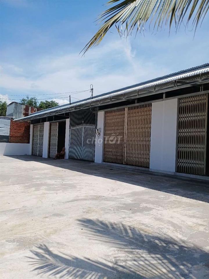 nhà.mặt bằng kính doanh