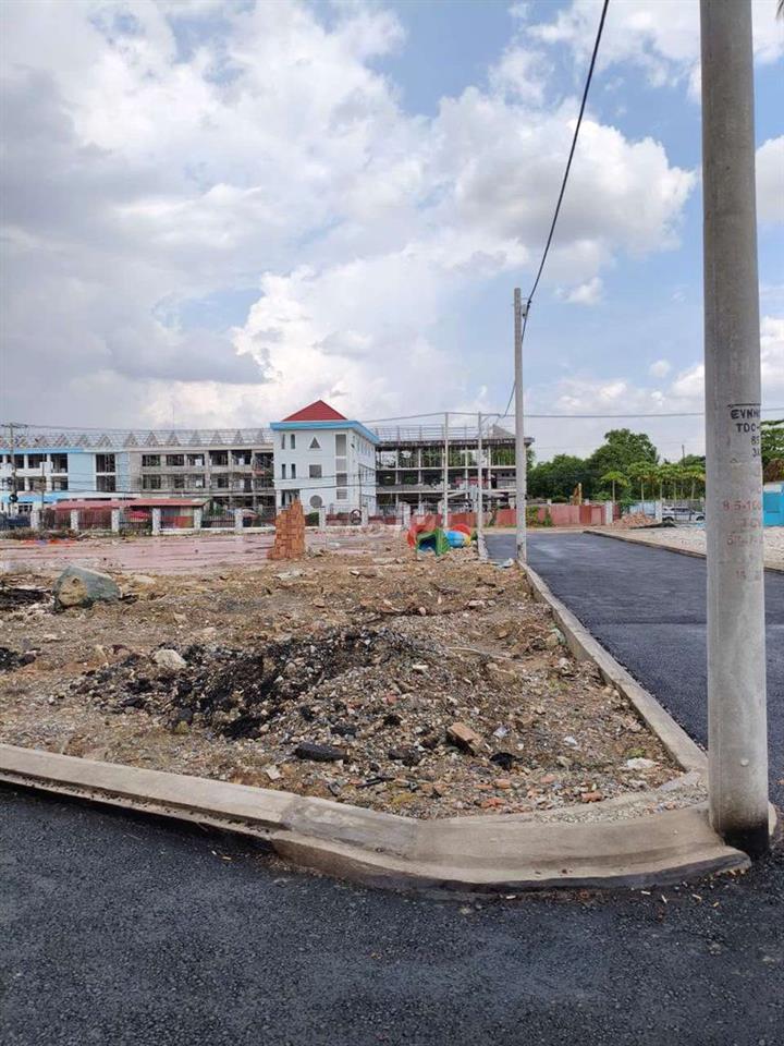 Cần tiền bán lô đất thổ cư 100%. 130m2 SHR công chứng ngay