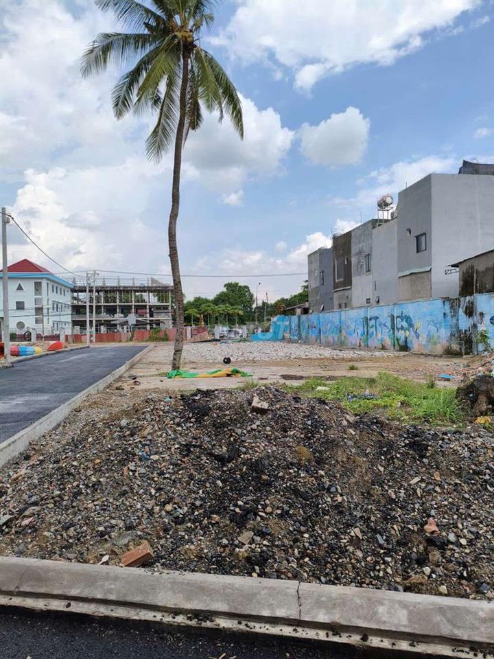 Cần tiền bán lô đất thổ cư 100%. 130m2 SHR công chứng ngay