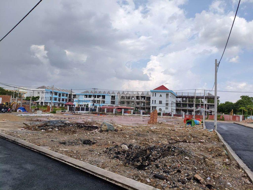 Cần tiền bán lô đất thổ cư 100%. 130m2 SHR công chứng ngay