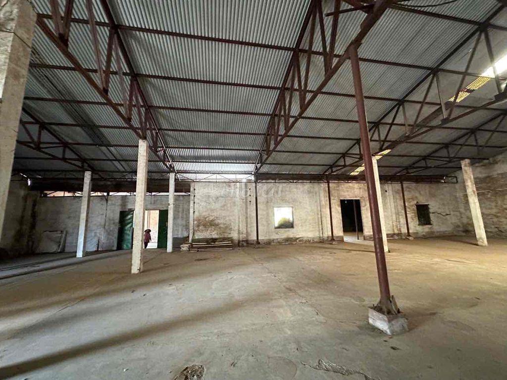 Cho thuê kho xưởng (1000m2) - gần Đ. Võ Nguyên Giáp - P.Phước Tân.