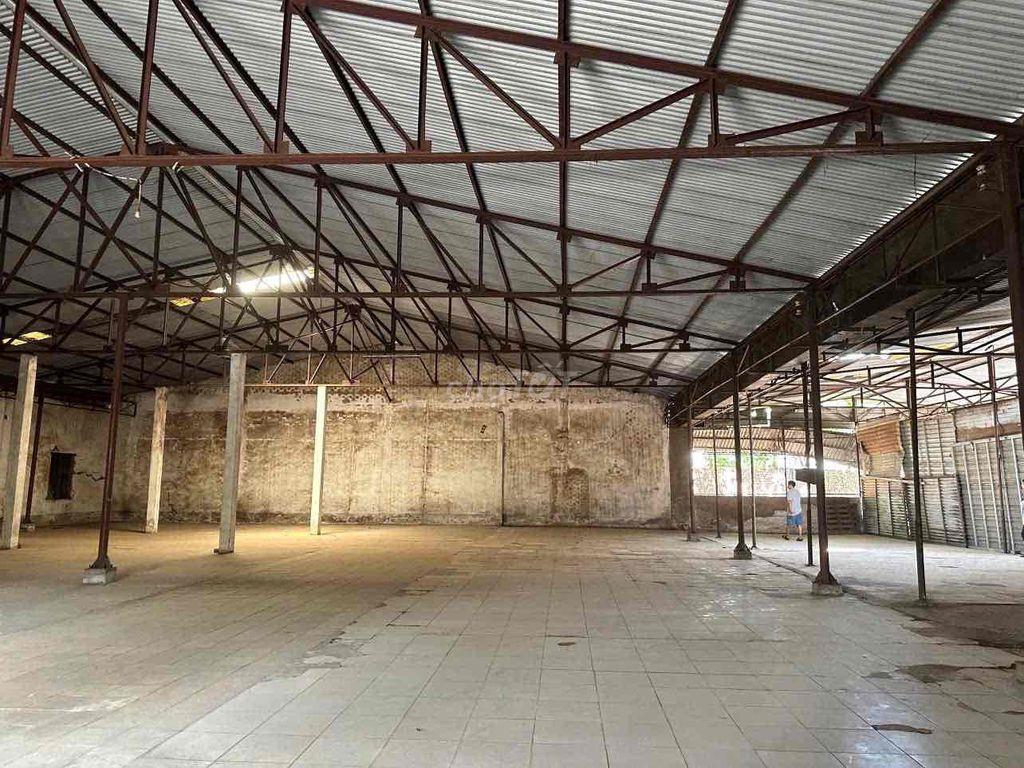 Cho thuê kho xưởng (1000m2) - gần Đ. Võ Nguyên Giáp - P.Phước Tân.