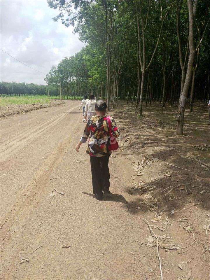 đất phường Đồng Xoài 200m2 có 100 thổ cư. sát các khu công nghiệp lớn