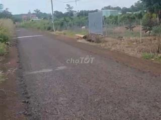 chính chủ cần bán lô đất 1000m2 mặt tiền đường nhựa gần chợ