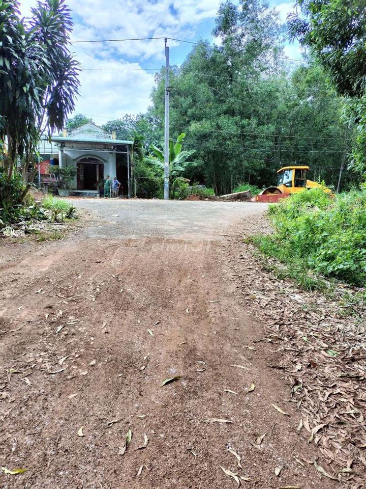 chính chủ cần bán lô đất 300m2 có 100m đất thổ cư sát khu công nghiệp