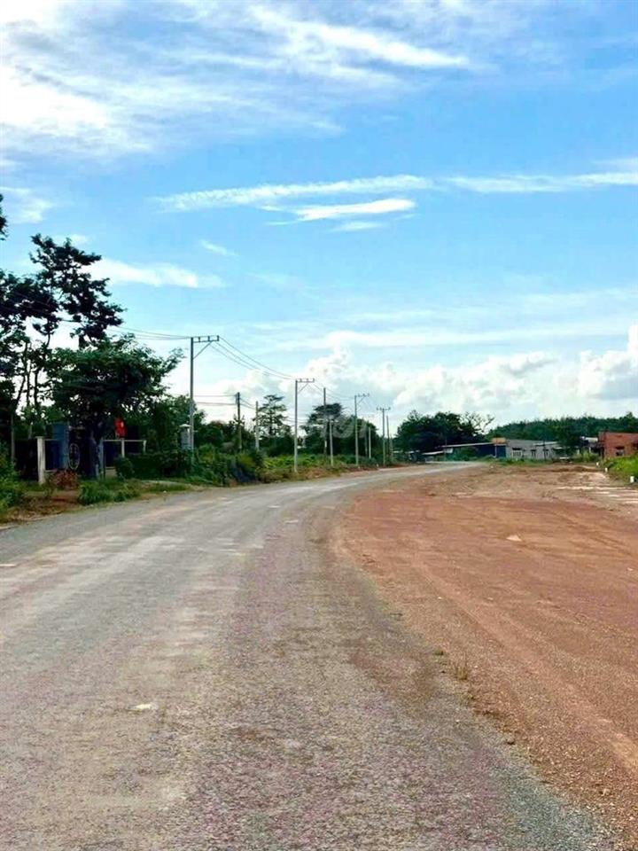 chính chủ cần bán mảnh đất 500m2 có 100thổ cư đường nhựa 42m dân đong