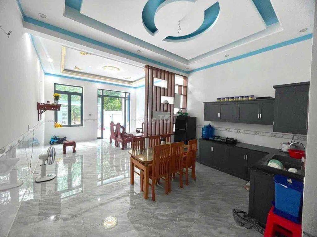 BÁN NHÀ MÁI THÁI 3 PHÒNG NGỦ