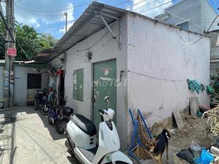 nhà 3 mặt tiền hẻm thông hết.ngay chủ có sổ đỏ