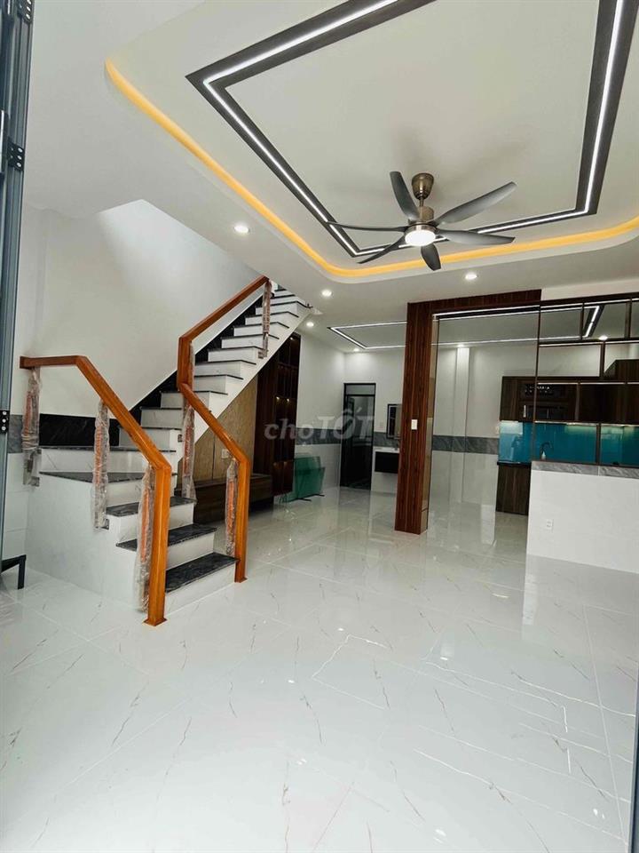 Nhà SHR_giáp Thủ Đức_40m2 Thổ cư _lầu trệt