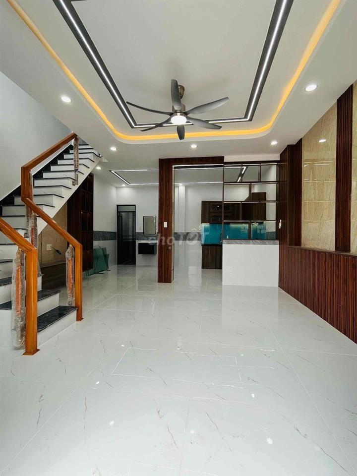 Nhà SHR_giáp Thủ Đức_40m2 Thổ cư _lầu trệt