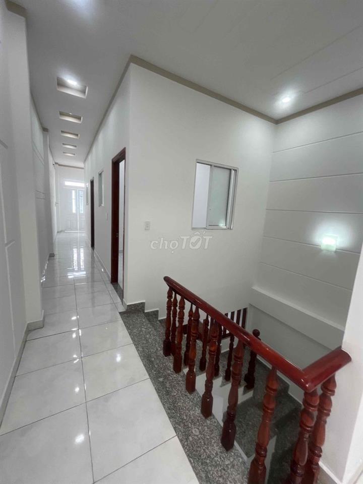Nhà SHR liền kề khu dân cư sát quốc lộ 1k