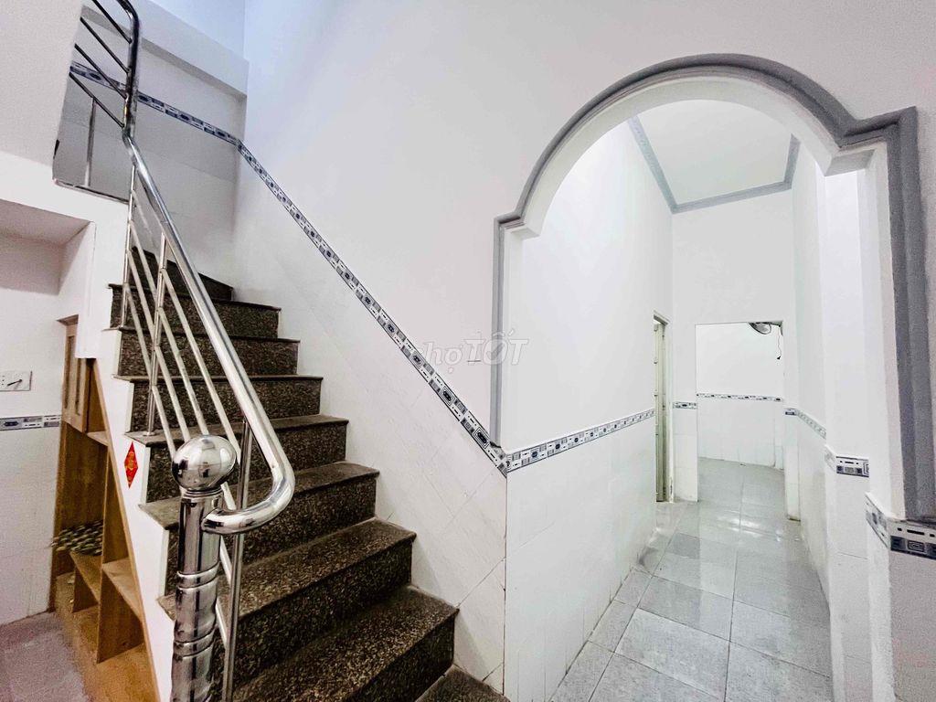 Nhà SHR p.Đông Hoà _gần siêu thị Go_Lầu Trệt_4pn_Dt 56m2