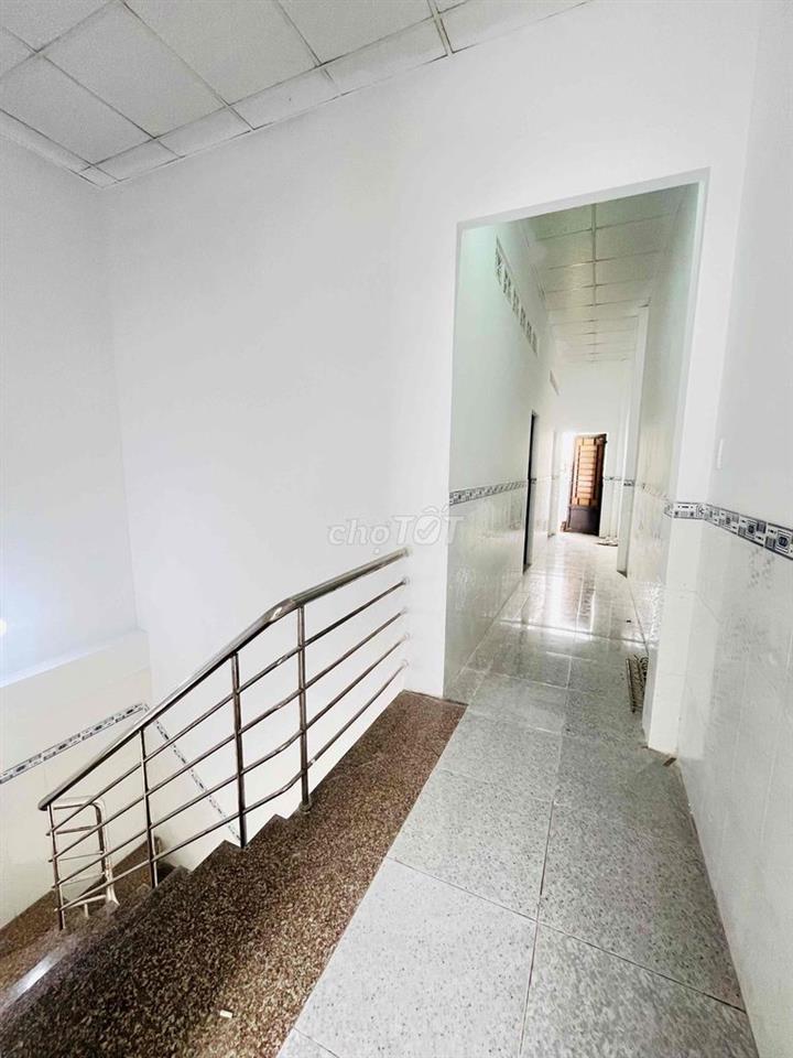 Nhà SHR p.Đông Hoà _gần siêu thị Go_Lầu Trệt_4pn_Dt 56m2