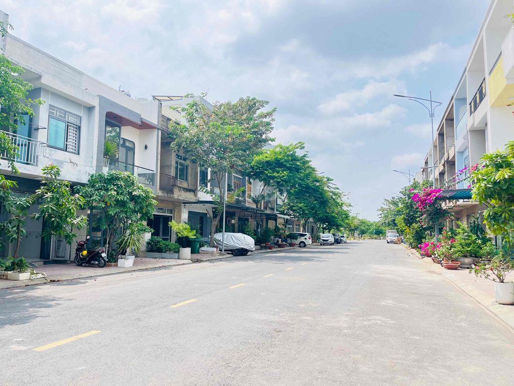 Nhà Đã Hoàn Công khu nhà ở Thắng Lợi - gần Vincom 550. Trục chính Đs1