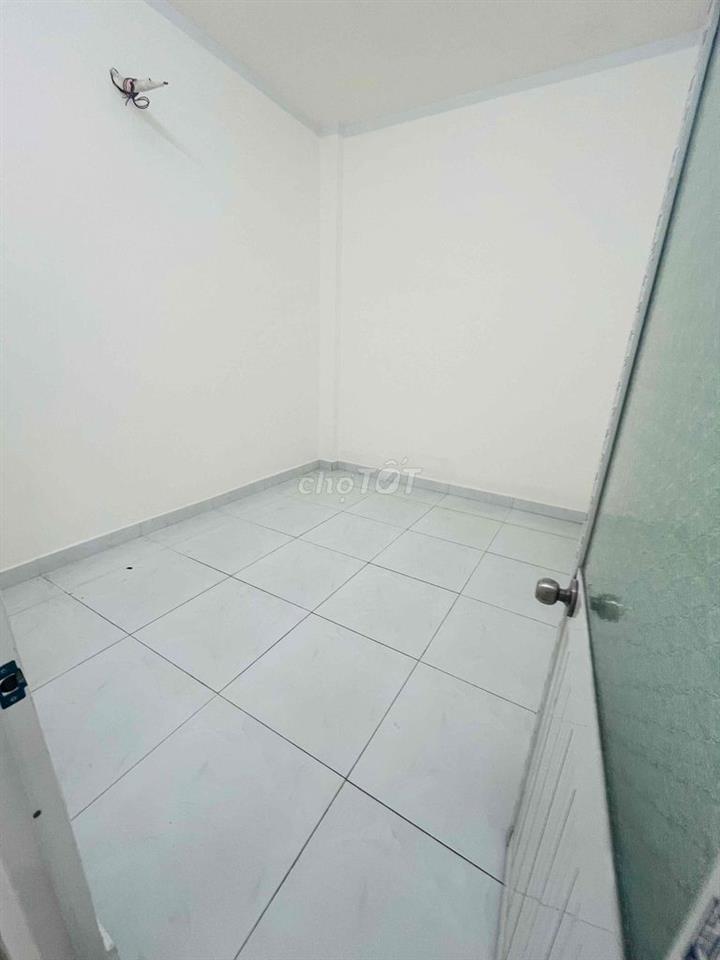 Nhà sổ hồng riêng Sân ô tô DT 95,6m2