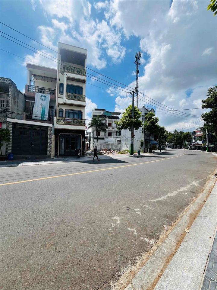 MẶT TIỀN NGUYỄN HỮU CẢNH p. Đông Hoà TPHCM