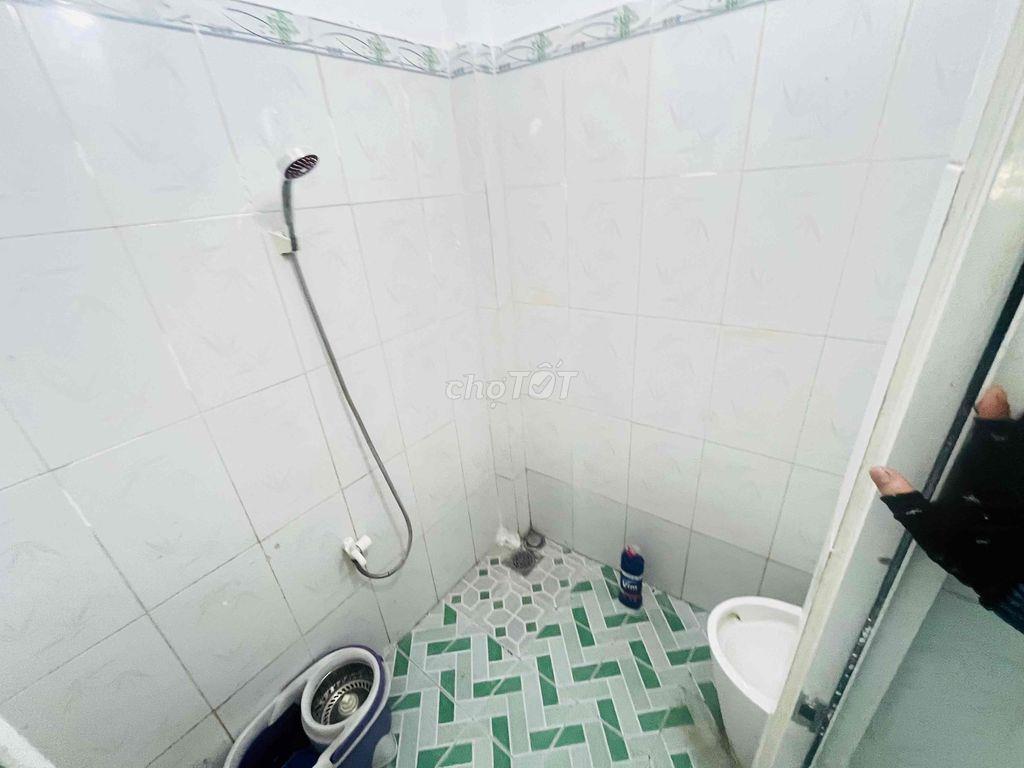 Nhà SHR lầu trệt mặt tiền đường nhựa Nguyễn Bính Dt 27,3m2