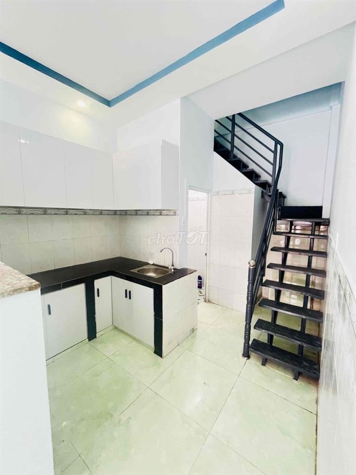 Nhà SHR lầu trệt mặt tiền đường nhựa Nguyễn Bính Dt 27,3m2