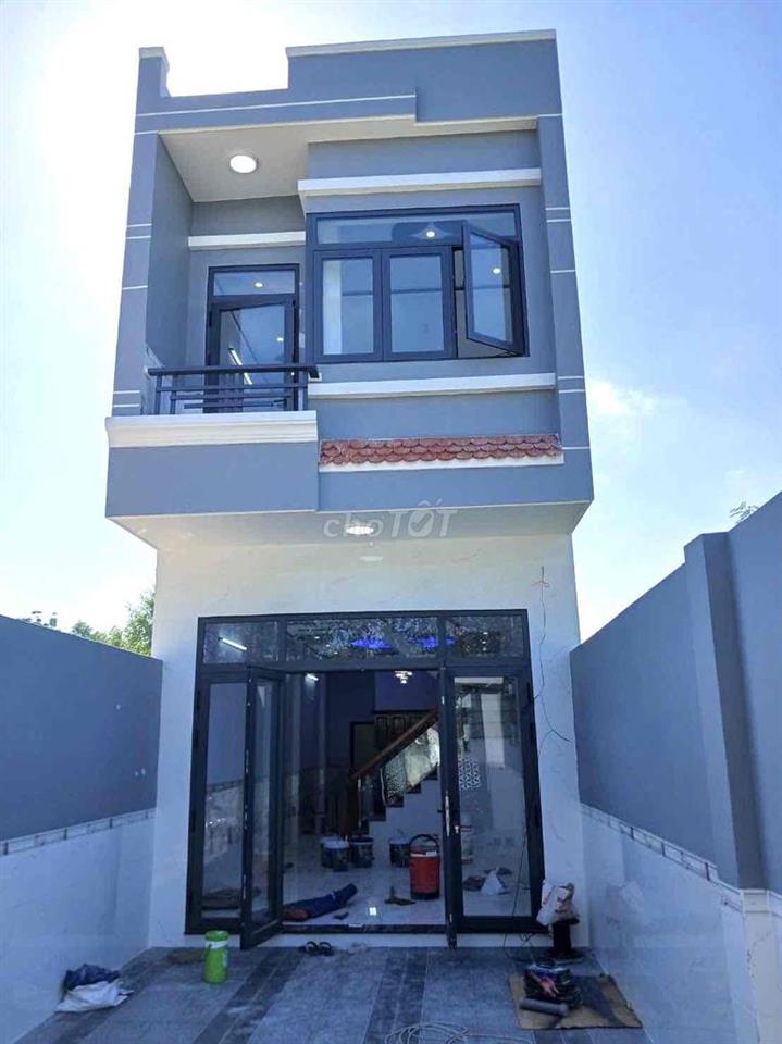 Nhà xây mới hoàn toàn có sân ô tô 3pn DT 90,8m2 gần ngã tư Bình Thung
