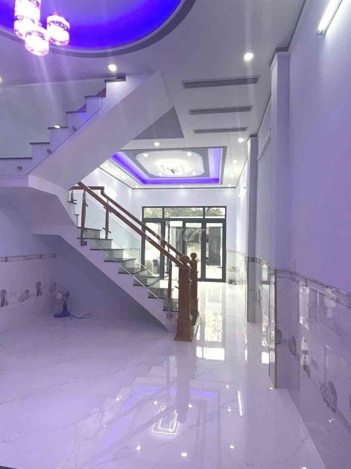 Nhà xây mới hoàn toàn có sân ô tô 3pn DT 90,8m2 gần ngã tư Bình Thung