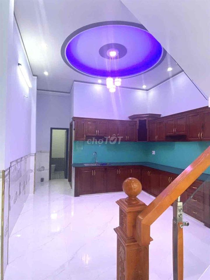 Nhà xây mới hoàn toàn có sân ô tô 3pn DT 90,8m2 gần ngã tư Bình Thung