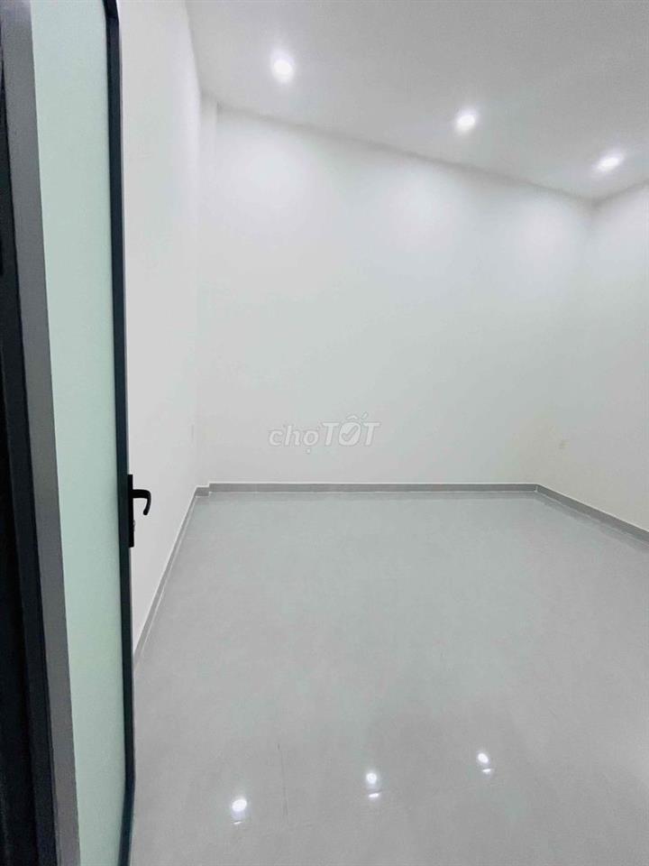 Nhà SHR DT 99,5m2 (5x20m) 3pn ngay trường học Đường Đặng Văn Mây vô