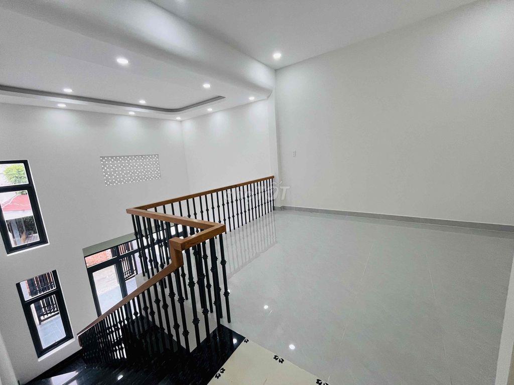 Nhà SHR DT 99,5m2 (5x20m) 3pn ngay trường học Đường Đặng Văn Mây vô