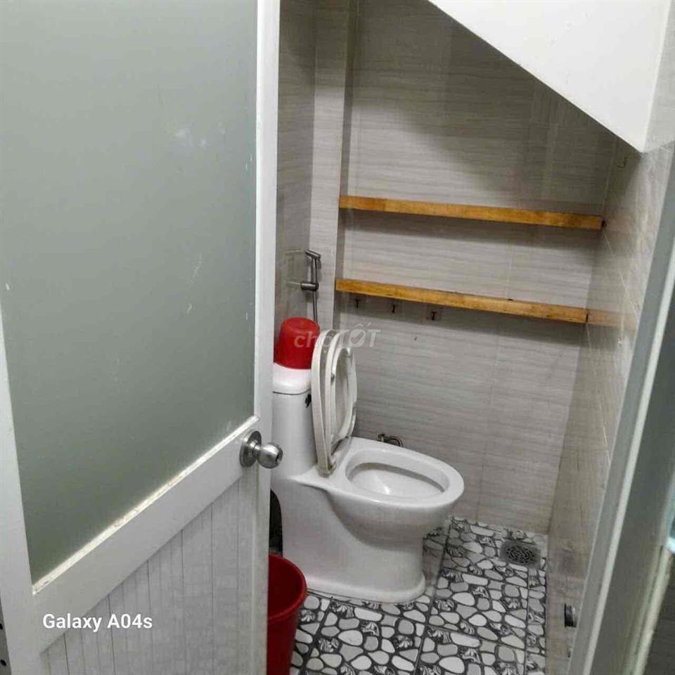 Nhà SHR P. Long Trường_DT 33,8m2_lầu trệt 2pn2wc