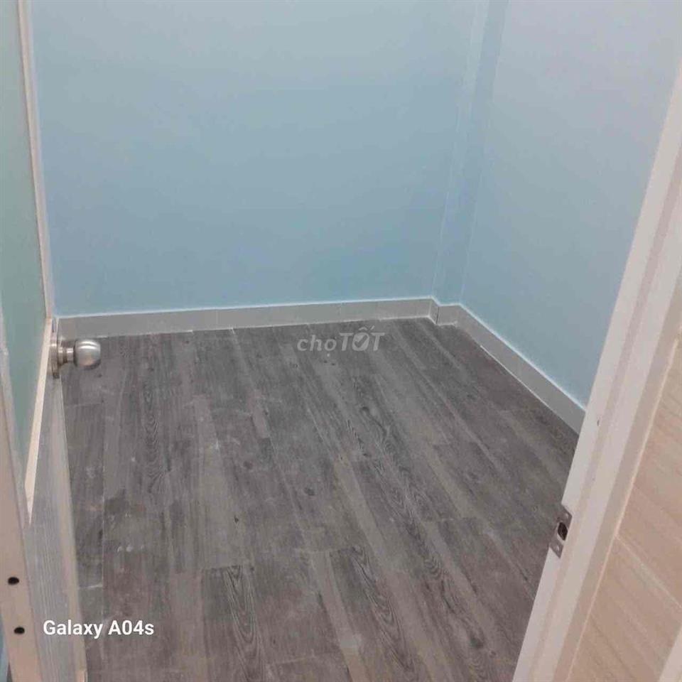 Nhà SHR P. Long Trường_DT 33,8m2_lầu trệt 2pn2wc