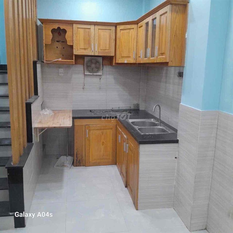Nhà SHR P. Long Trường_DT 33,8m2_lầu trệt 2pn2wc