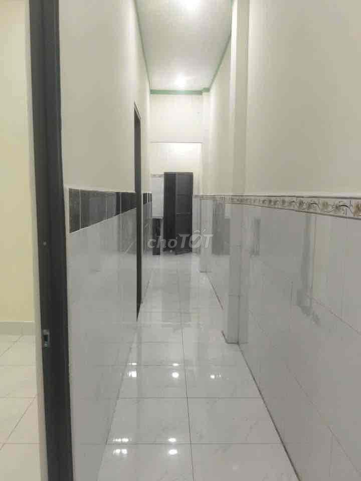 Nhà DT 80m2 Tc 60m2 gần trường cấp 1,2,3 Bình An (sổ chung )