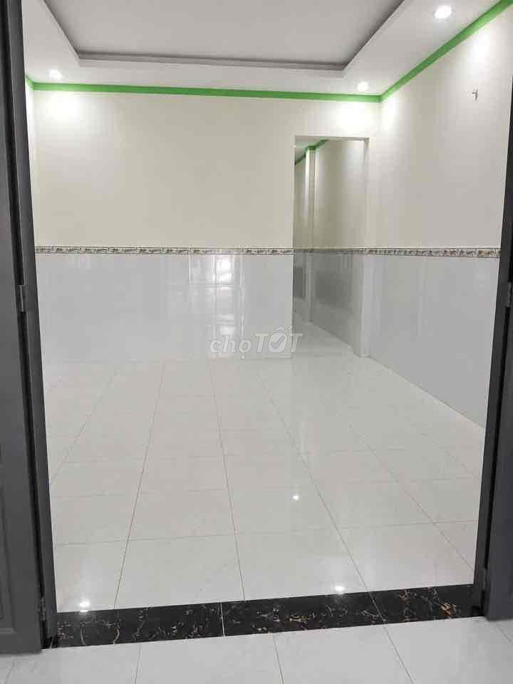 Nhà DT 80m2 Tc 60m2 gần trường cấp 1,2,3 Bình An (sổ chung )