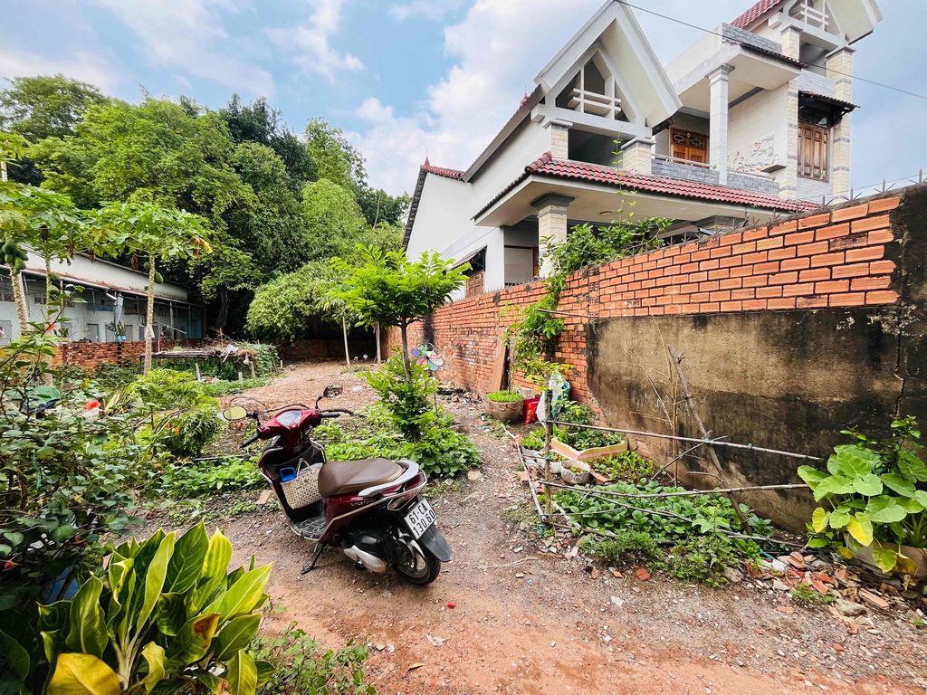 Đất SHR Dt 121m2 tc 105m2 ngay trạm thu phí Bình Thung