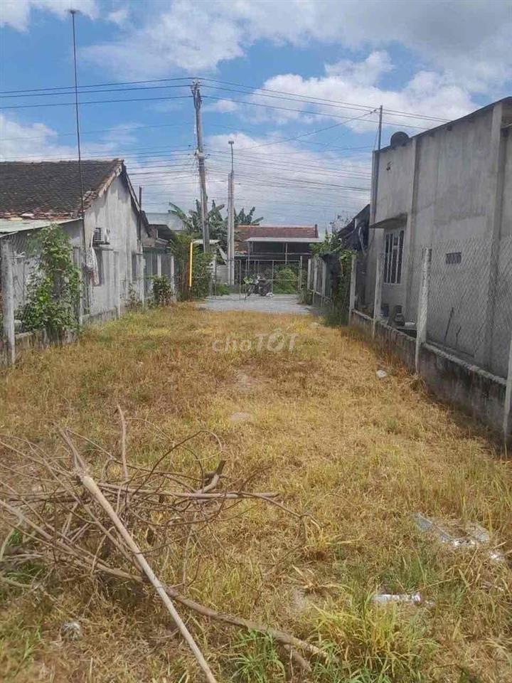 Đất SHR Dt 251,8m2 tc 100m2