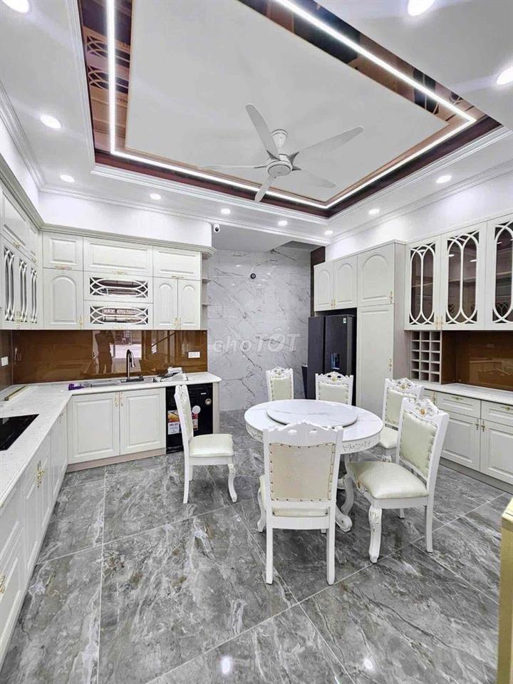 MẶT TIỀN HAI BÀ TRƯNG _3 lầu_có thang máy