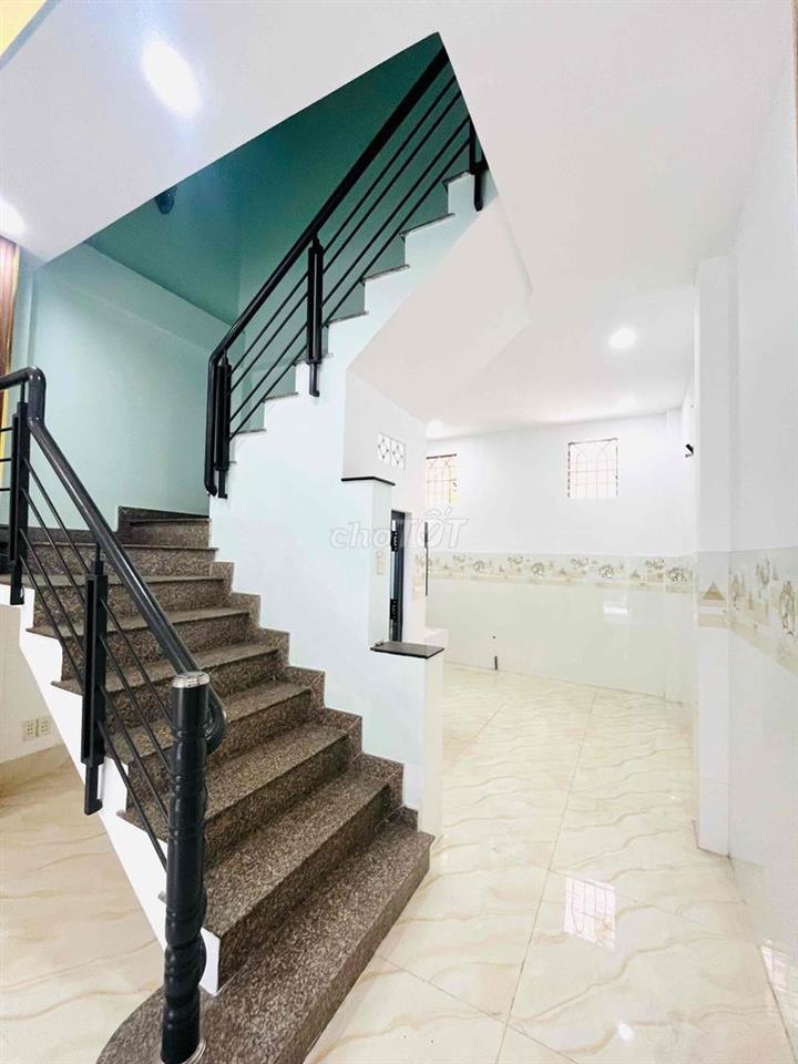 Nhà SHR lầu trệt gần chợ Dĩ An DT 44,1m2 hẻm Trần Quốc Toản
