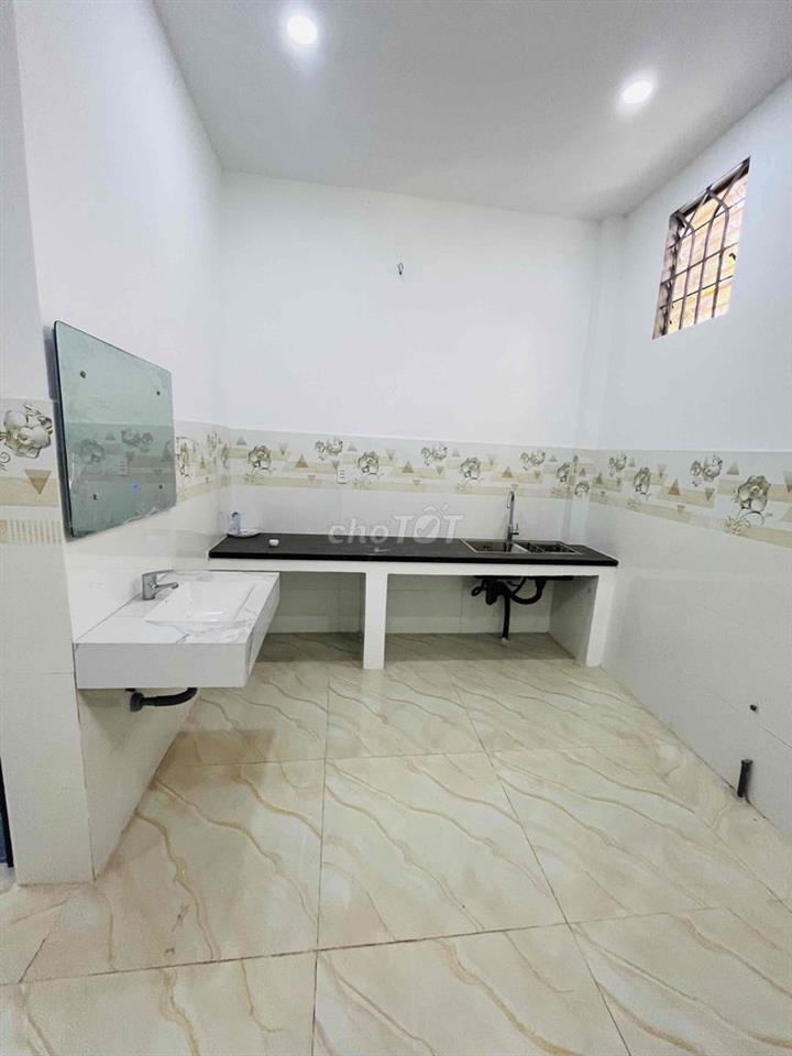 Nhà SHR lầu trệt gần chợ Dĩ An DT 44,1m2 hẻm Trần Quốc Toản