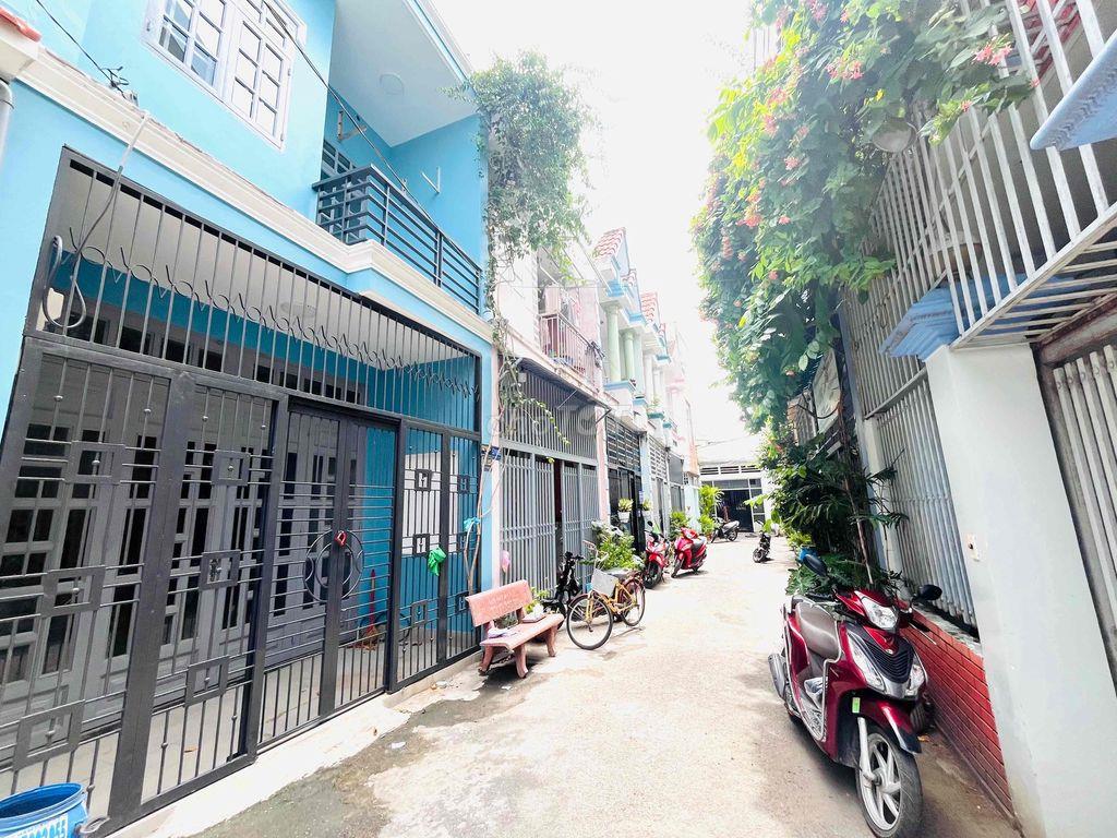 Nhà SHR lầu trệt gần chợ Dĩ An DT 44,1m2 hẻm Trần Quốc Toản