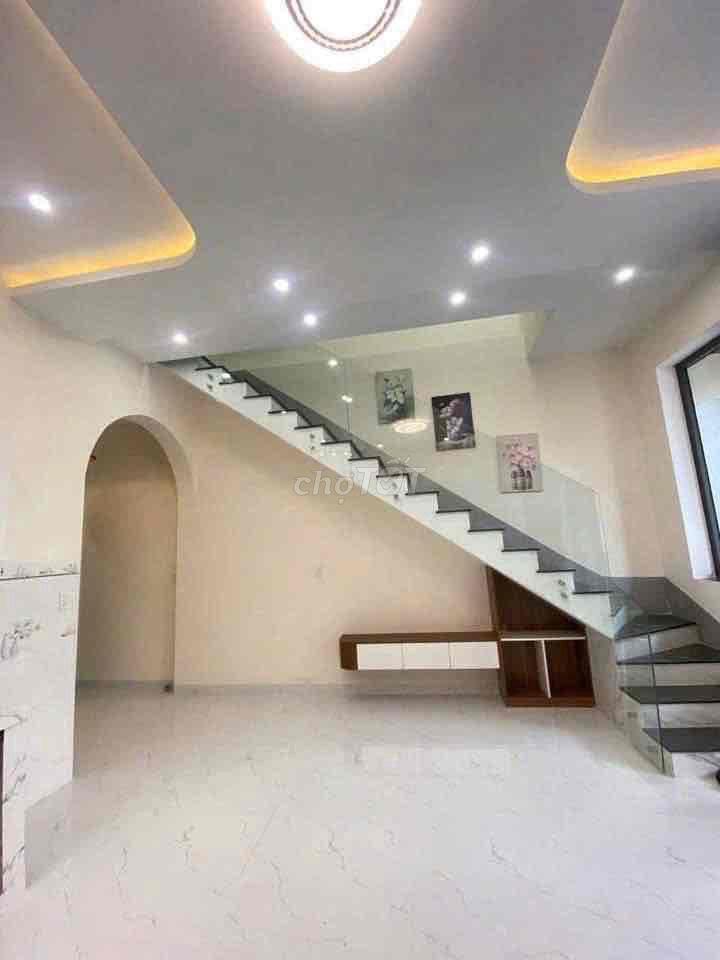 Nhà đã Hoàn Công lầu trệt DTSD 117,3m2 gần chợ Tân Vạn