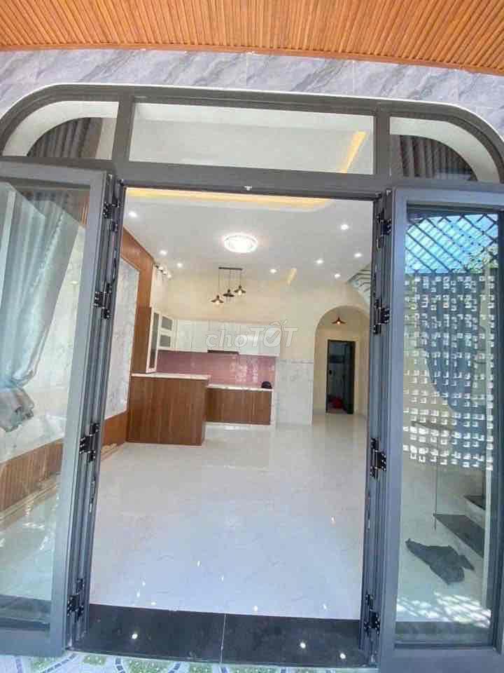 Nhà đã Hoàn Công lầu trệt DTSD 117,3m2 gần chợ Tân Vạn