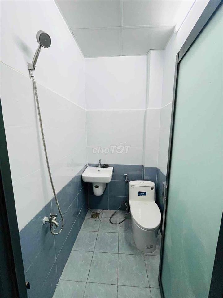 Nhà lầu trệt sạch sẽ_thổ cư 36m2_ngay trường cấp 1,2 Đông Hoà