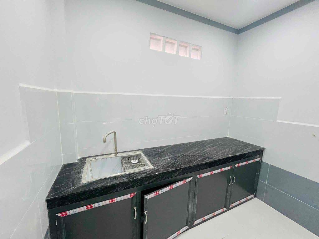 Nhà lầu trệt sạch sẽ_thổ cư 36m2_ngay trường cấp 1,2 Đông Hoà