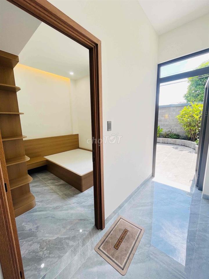 Nhà SHR mới 100% Trần Đại Nghĩa có sân sau thoáng
