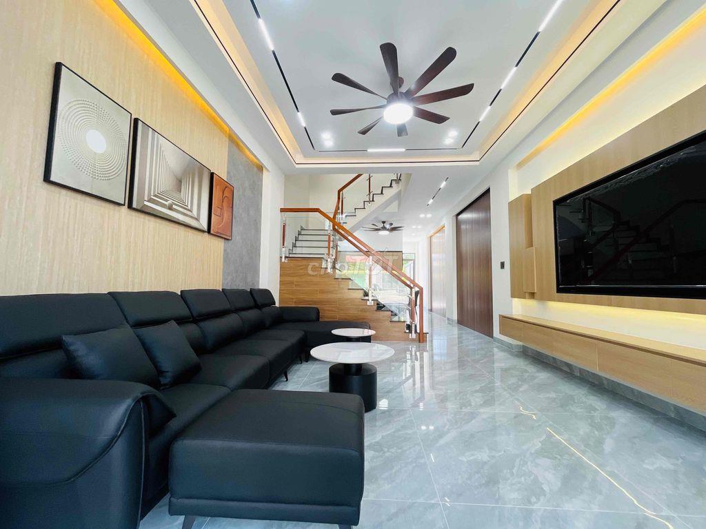 Nhà SHR mới 100% Trần Đại Nghĩa có sân sau thoáng
