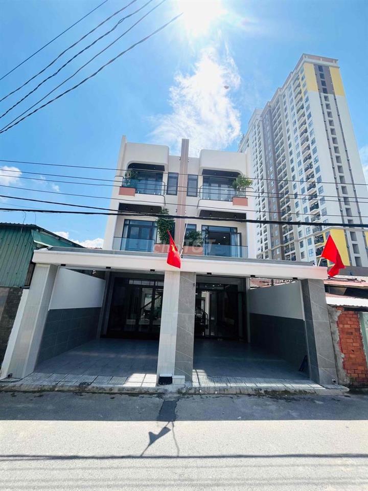 Nhà SHR mới 100% Trần Đại Nghĩa có sân sau thoáng