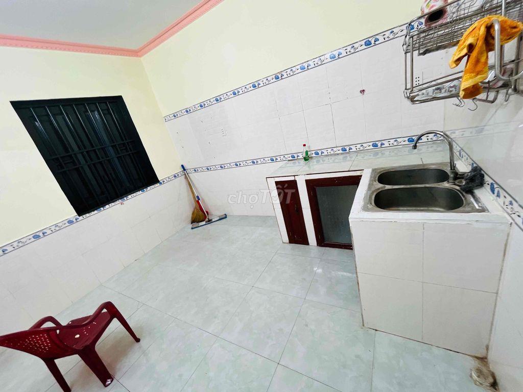 nhà 32m2_lầu trệt _gần Hồ Bơi Donal đường Dt743 vô chút
