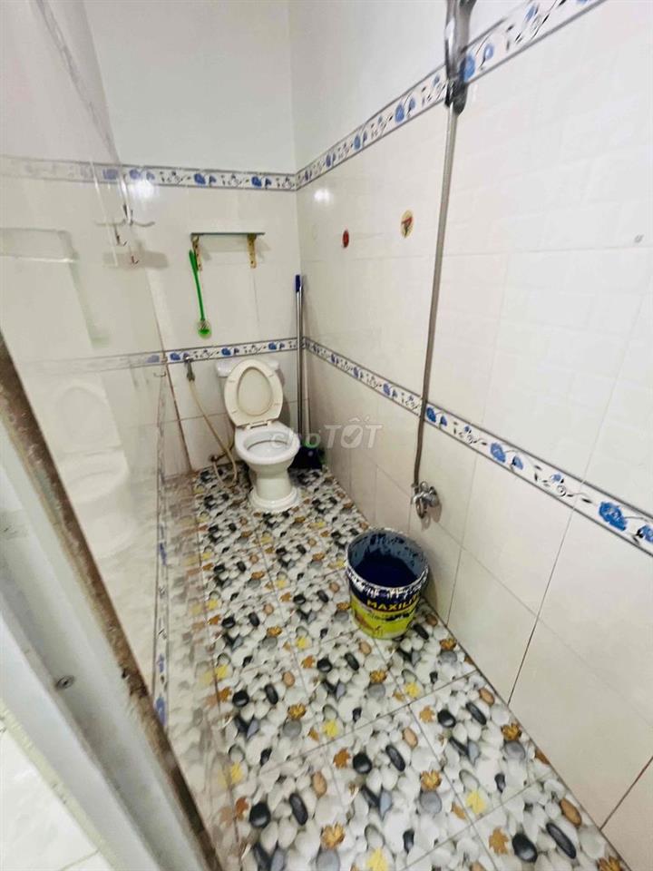 nhà 32m2_lầu trệt _gần Hồ Bơi Donal đường Dt743 vô chút