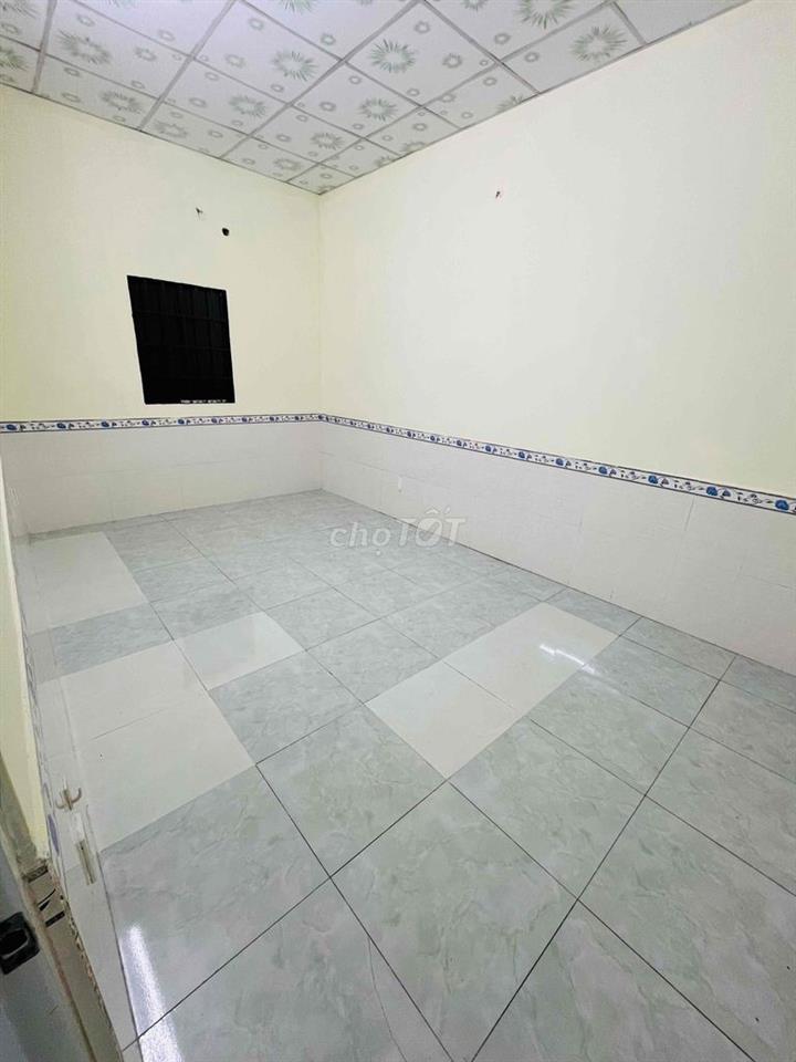 nhà 32m2_lầu trệt _gần Hồ Bơi Donal đường Dt743 vô chút