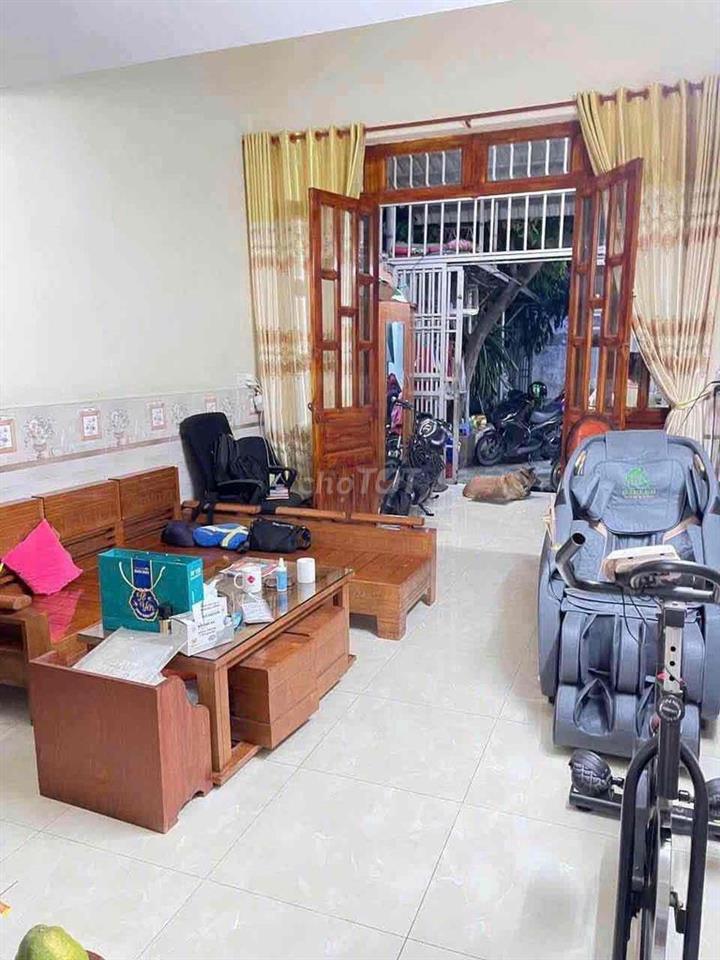 Nhà + 5 phòng trọ DT 152m2 thổ cư 100%